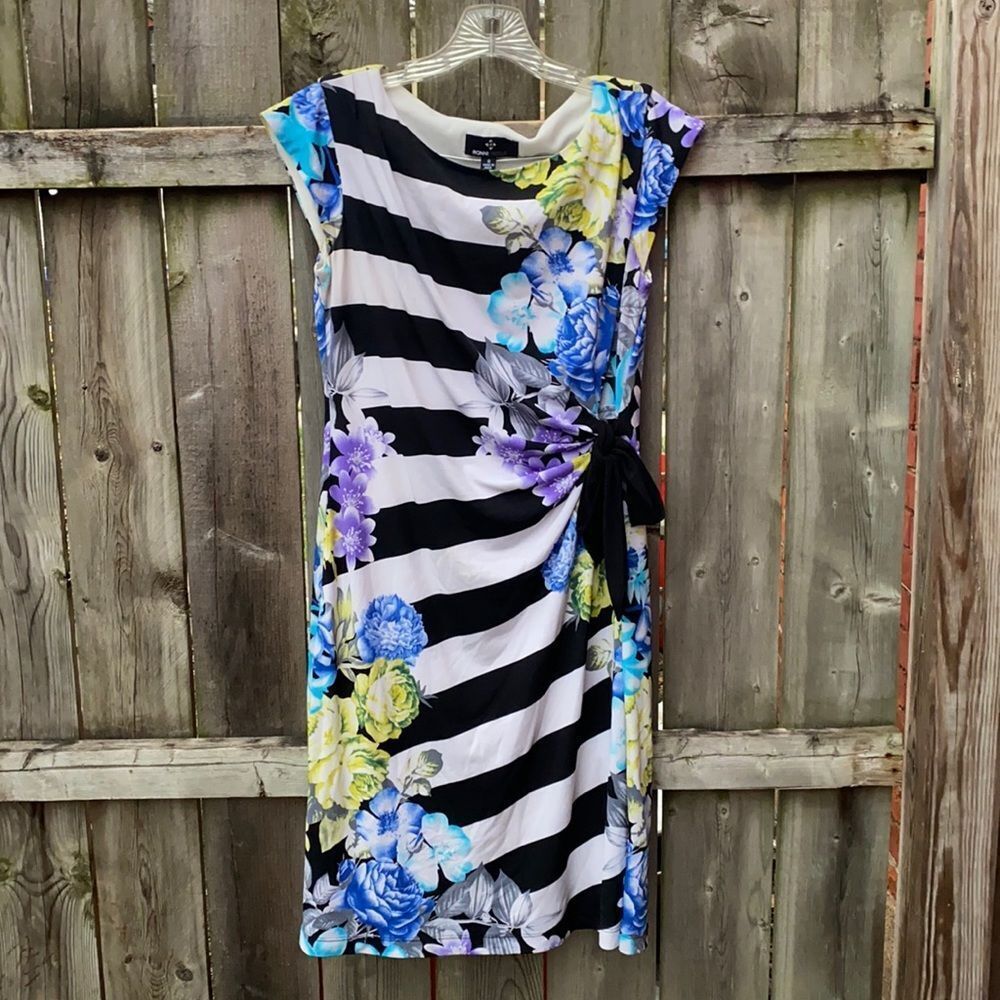 Ronni Nicole floral dress sz. 8